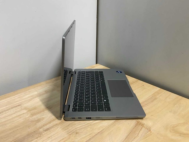 Dell latitude 5330 laptop - afbeelding 4 van  7