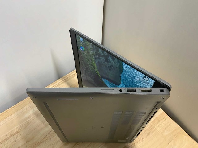Dell latitude 5330(i7) laptop - afbeelding 5 van  8