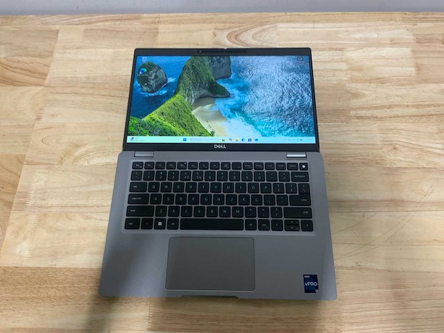 Dell latitude 5330(i7) laptop - afbeelding 6 van  8