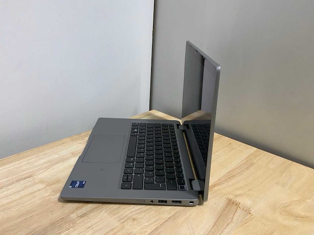 Dell latitude 5340(i5-gen13) laptop - afbeelding 5 van  8