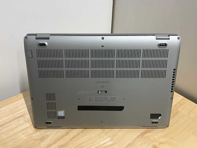 Dell latitude 5410(i7) laptop - afbeelding 6 van  8