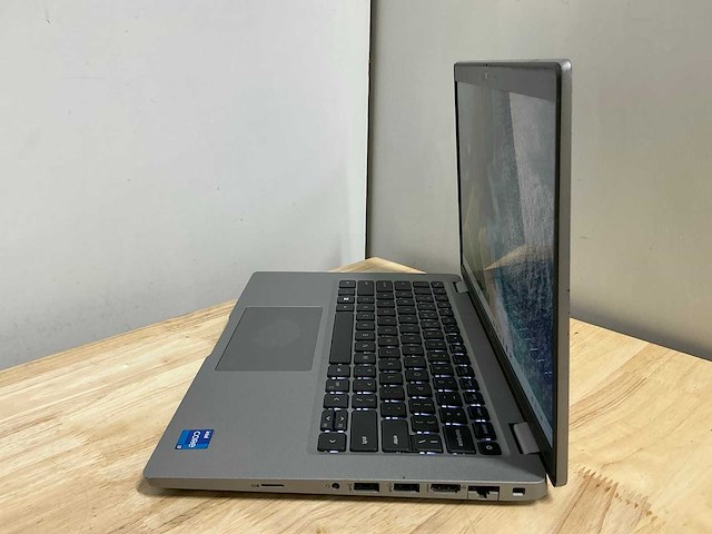 Dell latitude 5430(i7-gen12) laptop - afbeelding 5 van  8