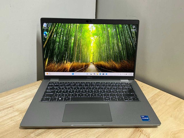 Dell latitude 5430(i7-gen12) laptop - afbeelding 1 van  8