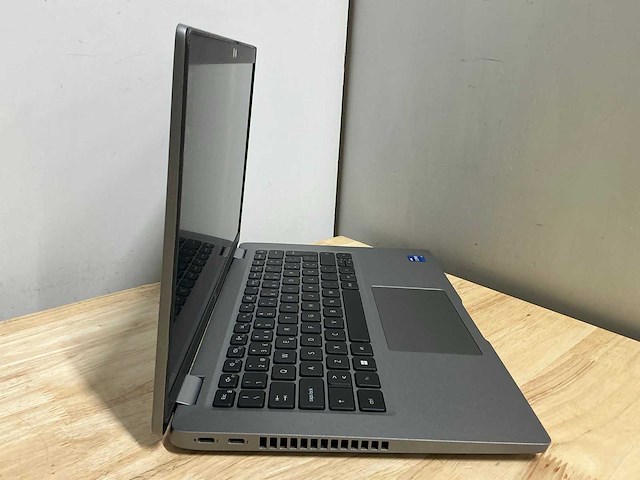 Dell latitude 5430(i7-gen12) laptop - afbeelding 4 van  7