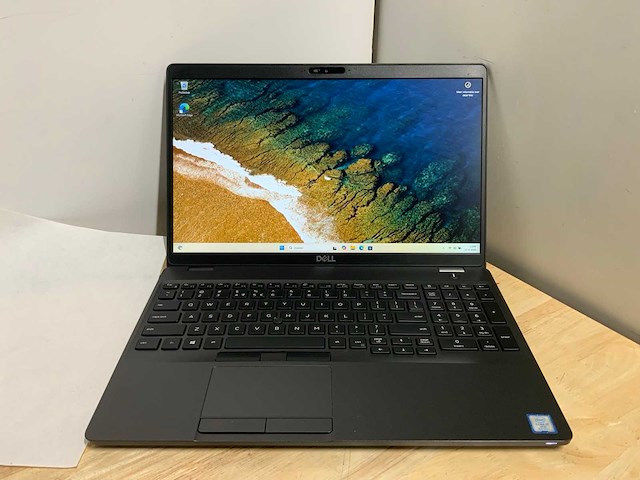 Dell latitude 5500 laptop - afbeelding 1 van  9