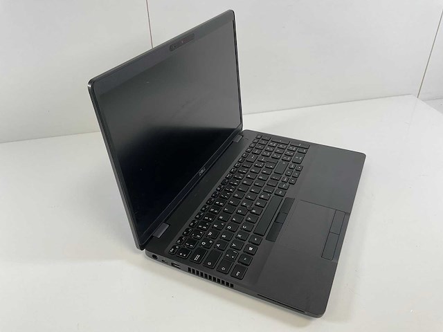 Dell latitude 5501 15,6”, core(tm) i7 9th gen, 32 gb ram, 512 gb nvme laptop - afbeelding 2 van  7