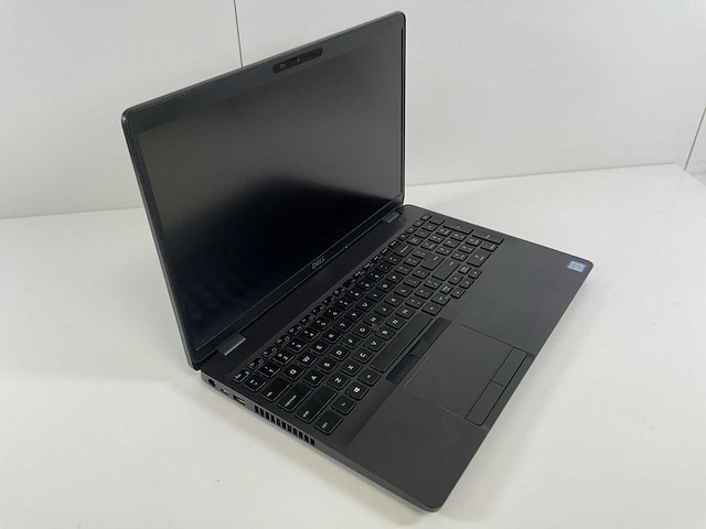 Dell latitude 5501 15,6”, core(tm) i7 9th gen, 32 gb ram, 512 gb nvme, nvidia geforce mx150 2 gb laptop - afbeelding 2 van  7