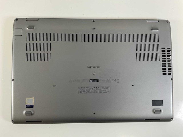 Dell latitude 5511 15,6”, core(tm) i7 10th gen, 32 gb ram, 512 gb nvme, nvidia geforce mx150 2 gb laptop - afbeelding 6 van  7