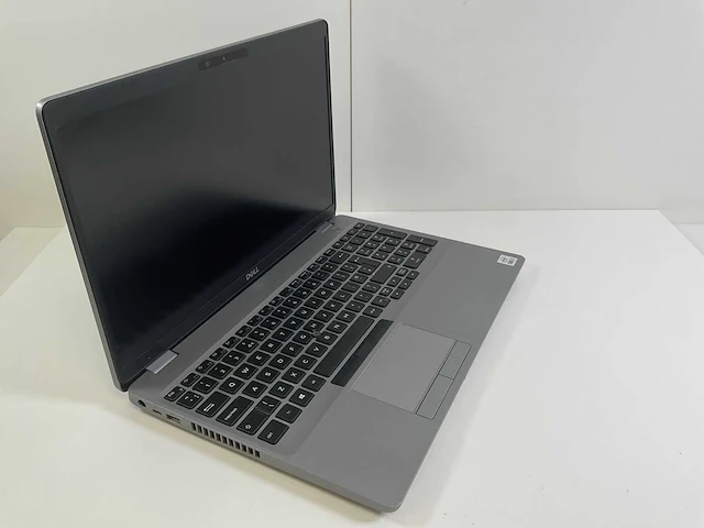 Dell latitude 5511 15.6”, core(tm) i7 10th gen, 32 gb ram, 512 gb nvme, nvidia geforce mx150 2 gb laptop - afbeelding 2 van  6