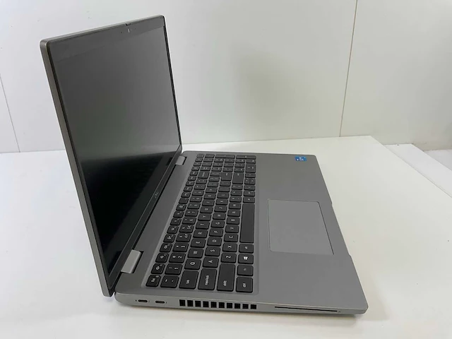 Dell latitude 5520 15.5”, core(tm) i5 11th gen, 16 gb ram, 256 gb nvme laptop - afbeelding 2 van  7