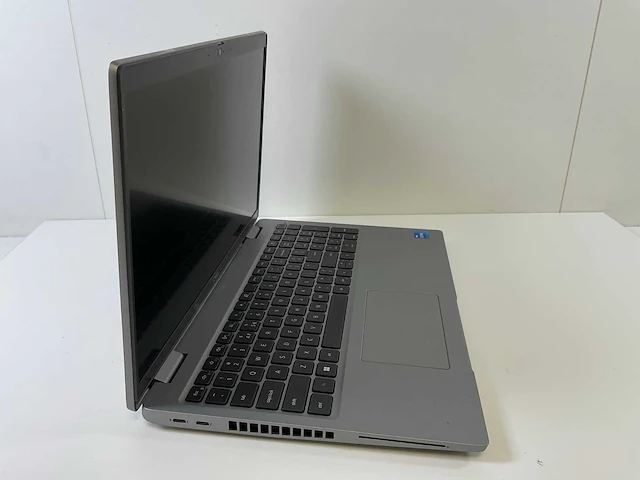 Dell latitude 5520 15.5”, core(tm) i5 11th gen, 16 gb ram, 256 gb nvme laptop - afbeelding 2 van  7