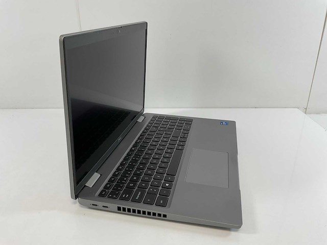 Dell latitude 5520 15,5”, core(tm) i7 11th gen, 16 gb ram, 512 gb nvme laptop - afbeelding 1 van  4