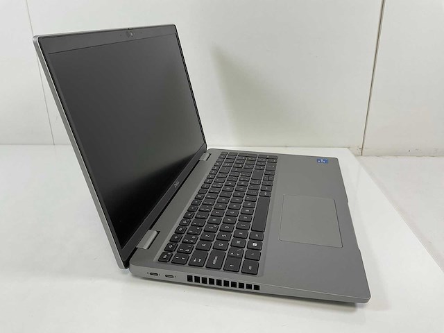 Dell latitude 5520 15,5”, core(tm) i7 11th gen, 16 gb ram, 512 nvme laptop - afbeelding 1 van  1