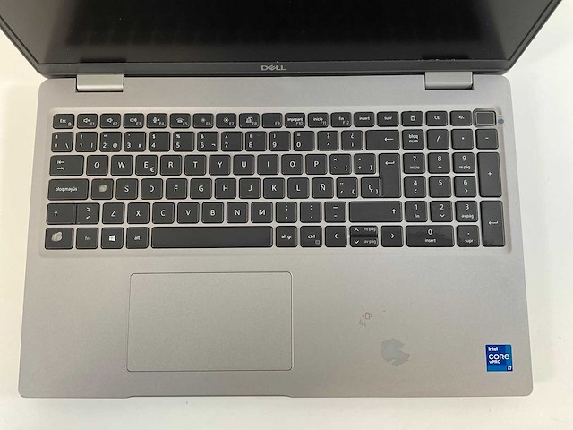 Dell latitude 5520 15,5”, core(tm) i7 11th gen, 32 gb ram, 512 gb nvme laptop - afbeelding 4 van  7