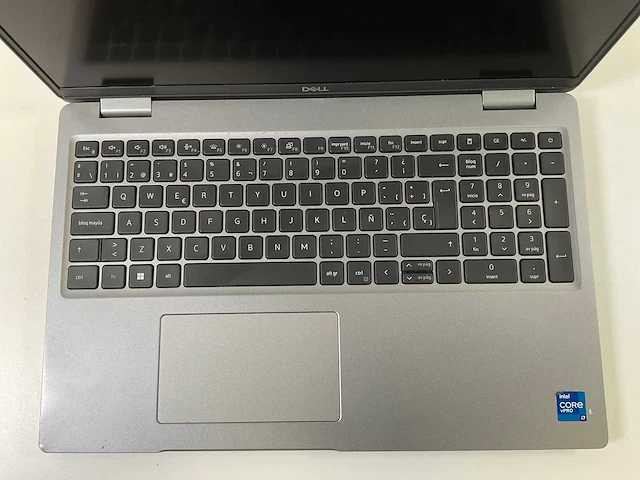 Dell latitude 5520 15.5”, core(tm) i7 11th gen, 8 gb ram, 512 gb nvme laptop - afbeelding 4 van  7