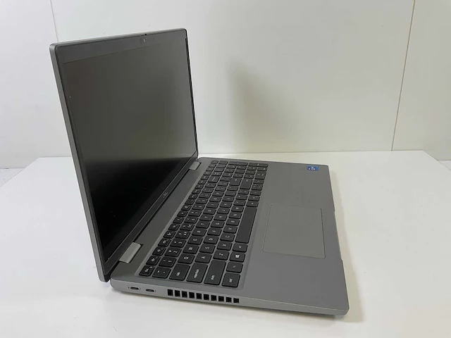 Dell latitude 5520 15.5”, core(tm) i7 11th gen, 8 gb ram, 512 gb nvme laptop - afbeelding 2 van  6