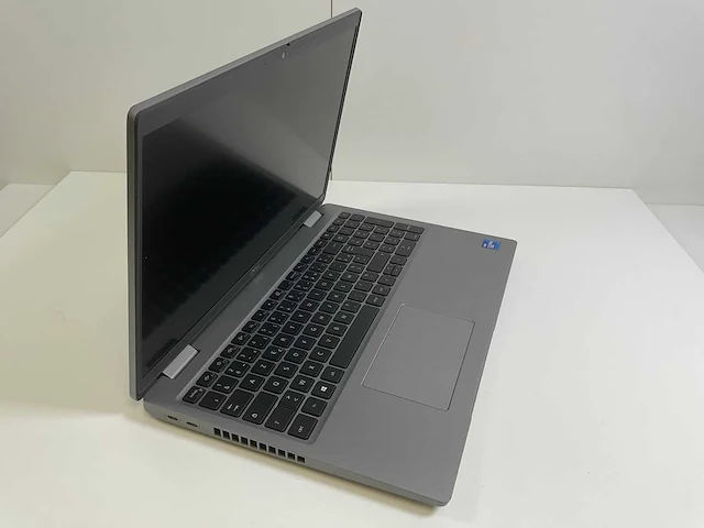Dell latitude 5520 15.6”, core(tm) i7 11th gen, 16 gb ram, 1 tb nvme laptop - afbeelding 2 van  6