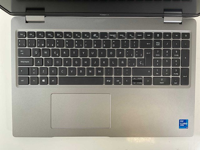 Dell latitude 5520 15.6”, core(tm) i7 11th gen, 16 gb ram, 512 gb nvme laptop - afbeelding 4 van  7