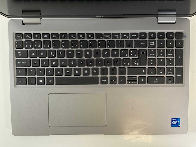 Dell latitude 5520 15.6”, core(tm) i7 11th gen, 16 gb ram, 512 gb nvme laptop - afbeelding 4 van  7