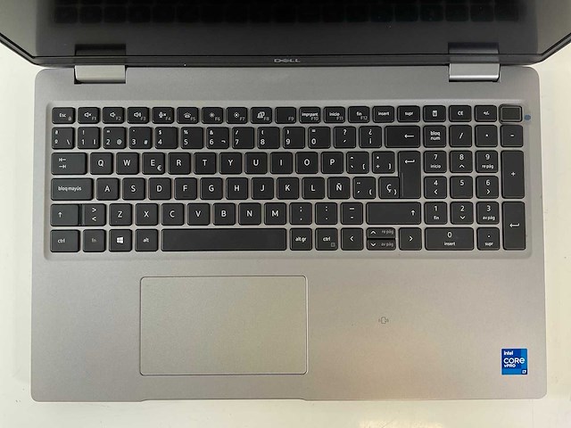 Dell latitude 5520 15.6”, core(tm) i7 11th gen, 16 gb ram, 512 gb nvme laptop - afbeelding 4 van  7
