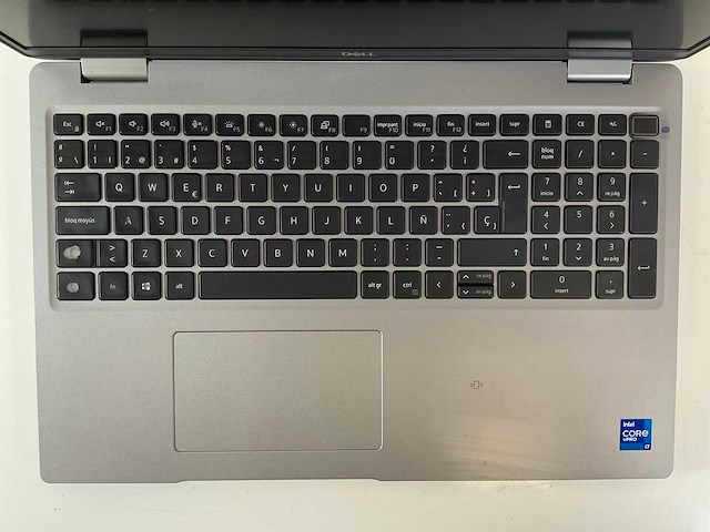 Dell latitude 5520 15.6”, core(tm) i7 11th gen, 16 gb ram, 512 gb nvme laptop - afbeelding 3 van  6
