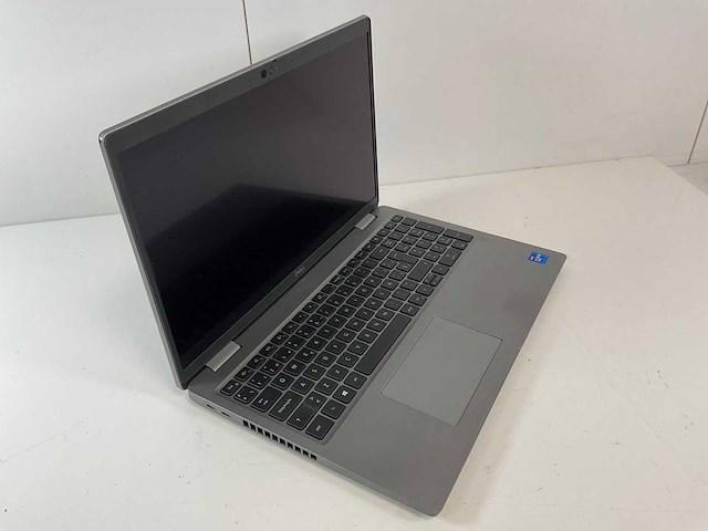 Dell latitude 5520 15.6”, core(tm) i7 11th gen, 16 gb ram, 512 gb nvme laptop - afbeelding 1 van  5