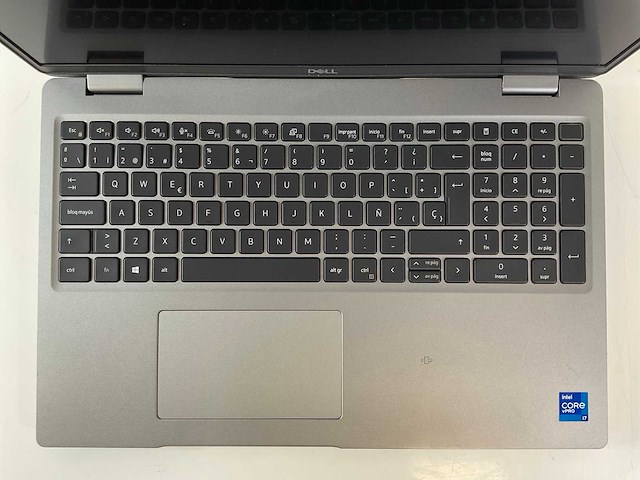 Dell latitude 5520 15.6”, core(tm) i7 11th gen, 16 gb ram, 512 gb nvme laptop - afbeelding 4 van  7