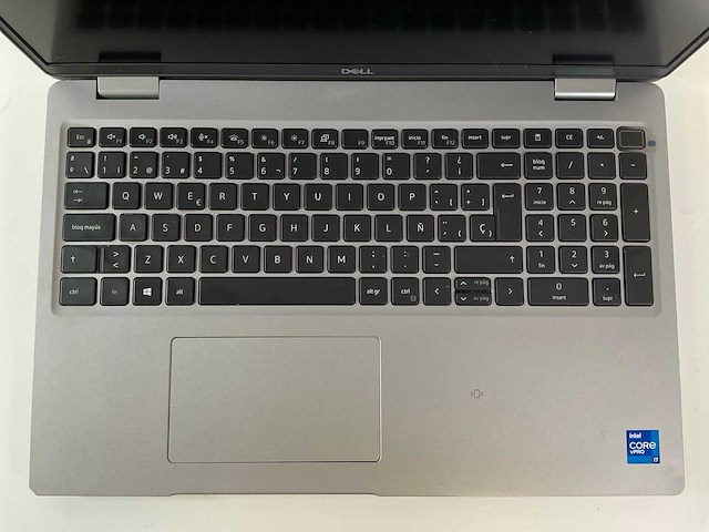 Dell latitude 5520 15.6”, core(tm) i7 11th gen, 16 gb ram, 512 gb nvme laptop - afbeelding 4 van  7