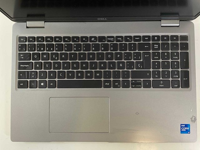 Dell latitude 5520 15.6”, core(tm) i7 11th gen, 16 gb ram, 512 gb nvme laptop - afbeelding 2 van  4