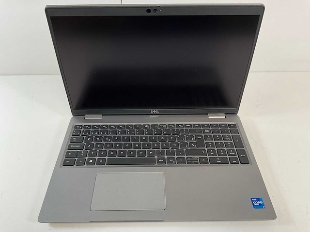 Dell latitude 5520 15.6”, core(tm) i7 11th gen, 16 gb ram, 512 gb nvme laptop - afbeelding 1 van  4