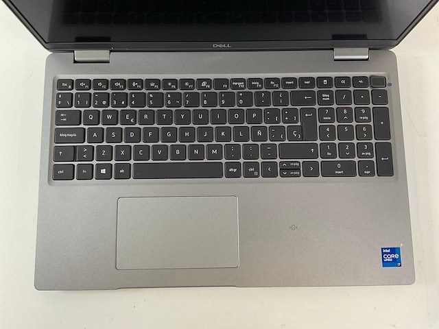 Dell latitude 5520 15.6”, core(tm) i7 11th gen, 16 gb ram, 512 gb nvme laptop - afbeelding 4 van  7