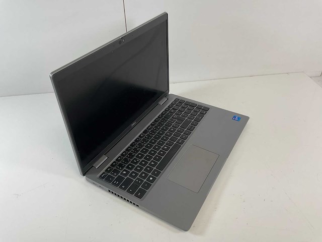 Dell latitude 5520 15.6”, core(tm) i7 11th gen, 16 gb ram, 512 gb nvme laptop - afbeelding 1 van  3