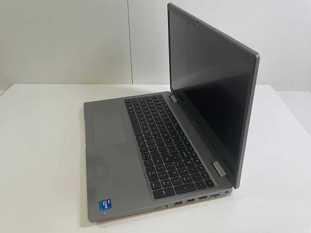 Dell latitude 5520 15.6”, core(tm) i7 11th gen, 16 gb ram, 512 gb nvme laptop - afbeelding 3 van  7