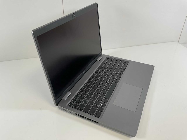 Dell latitude 5520 15,6”, core(tm) i7 11th gen, 16 gb ram, 512 gb nvme, nvidia geforce mx450 2 gb laptop - afbeelding 2 van  7