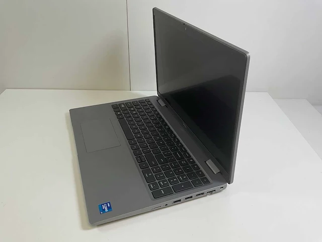 Dell latitude 5520 15.6”, core(tm) i7 11th gen, 32 gb ram, 1 tb nvme laptop - afbeelding 3 van  7
