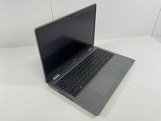 Dell latitude 5520 15,6”, core(tm) i7 11th gen, 32 gb ram, 512 gb nvme laptop - afbeelding 1 van  6