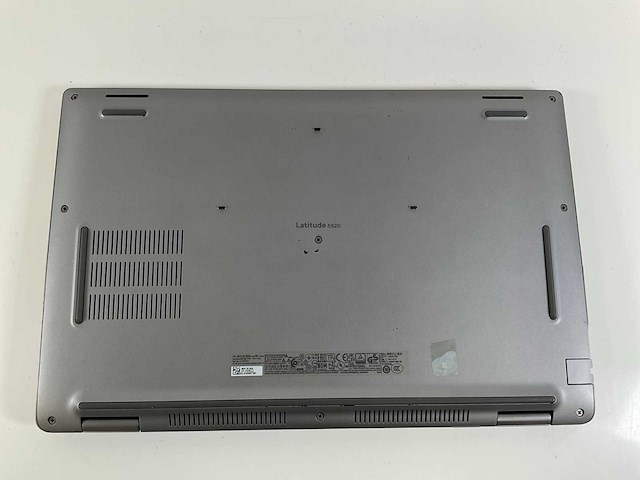 Dell latitude 5520 15,6”, core(tm) i7 11th gen, 32 gb ram, 512 gb nvme, nvidia geforce mx450 2 gb laptop - afbeelding 6 van  7