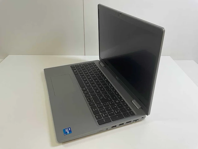 Dell latitude 5520 15.6”, core(tm) i7 11th gen, 8 gb ram, 512 gb laptop - afbeelding 3 van  7