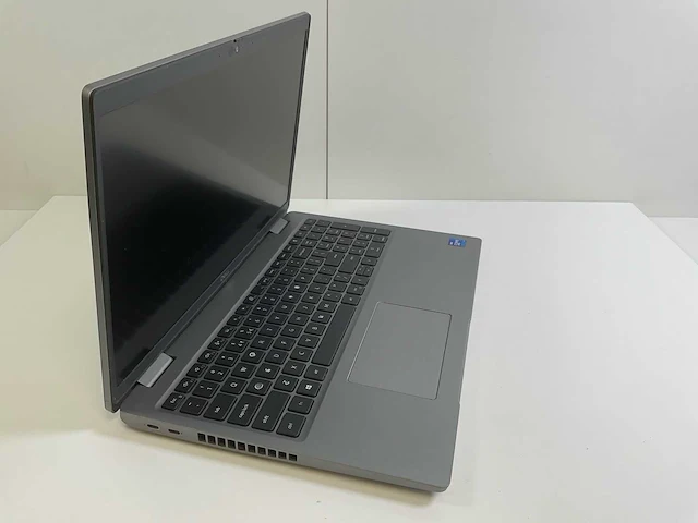 Dell latitude 5520 15.6”, core(tm) i7 11th gen, 8 gb ram, 512 gb laptop - afbeelding 2 van  7