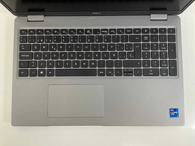 Dell latitude 5520 15,6”, core(tm) i7 11th gen, 8 gb ram, 512 gb nvme laptop - afbeelding 4 van  7
