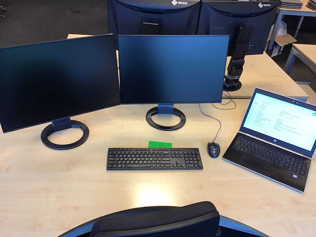 Dell latitude 5520 i7 incl monitors en accessoires - afbeelding 1 van  5