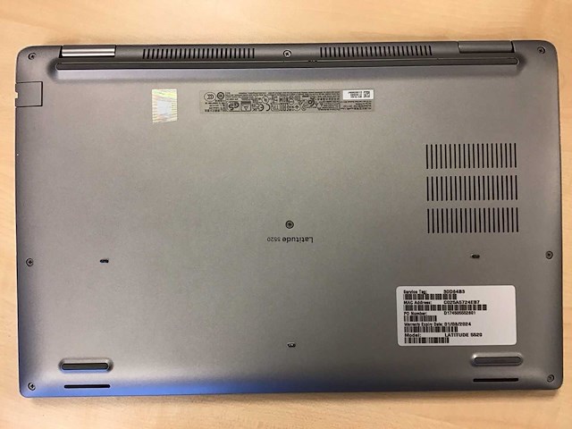 Dell latitude 5520 i7 incl monitors en accessoires - afbeelding 5 van  5