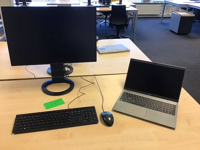 Dell latitude 5520 i7 incl monitors en accessoires - afbeelding 1 van  5