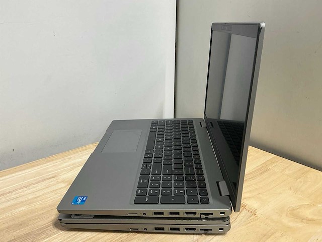 Dell latitude 5520 laptop (2x) - afbeelding 6 van  10