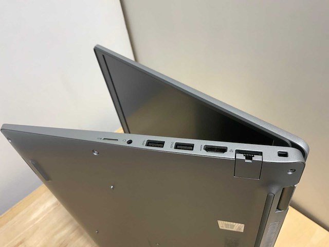 Dell latitude 5520 laptop - afbeelding 9 van  9