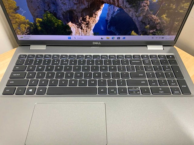 Dell latitude 5520 laptop - afbeelding 2 van  7