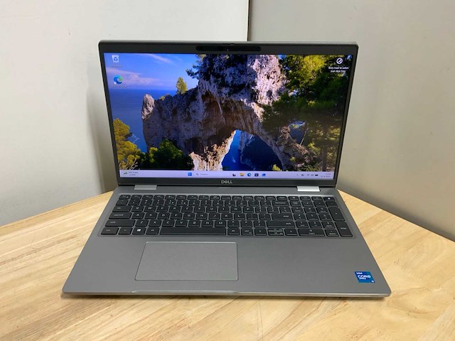 Dell latitude 5520 laptop - afbeelding 1 van  1