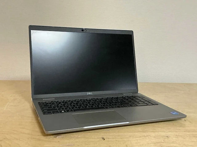 Dell latitude 5520 laptop - afbeelding 1 van  4