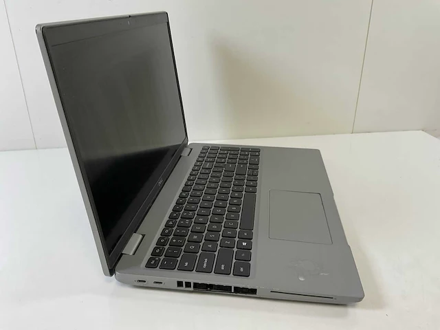 Dell latitude 5521 15.5”, core(tm i7 11th gen, 16 gb ram, 512 gb nvme laptop - afbeelding 2 van  6