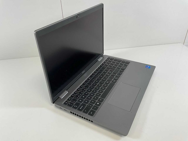 Dell latitude 5521 15,6”, core(tm) i7 11th gen, 32 gb ram, 2 tb nvme, nvidia geforce mx450 2 gb laptop - afbeelding 2 van  7